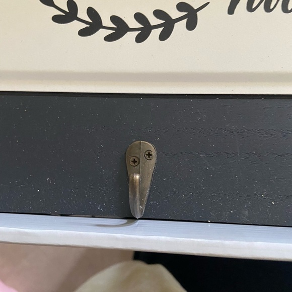 Nwt Would with a metal plate and  metal hooks home sign - Picture 4 of 4